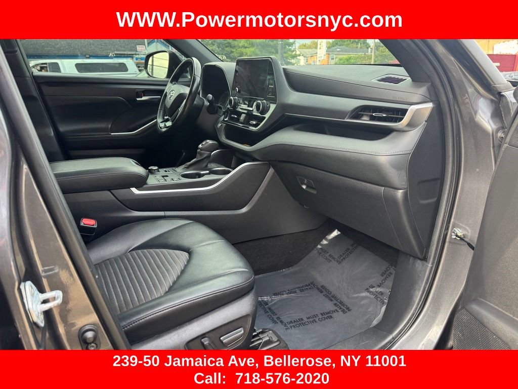 Used 2023 Toyota Highlander XSE AWD/4WD image 24