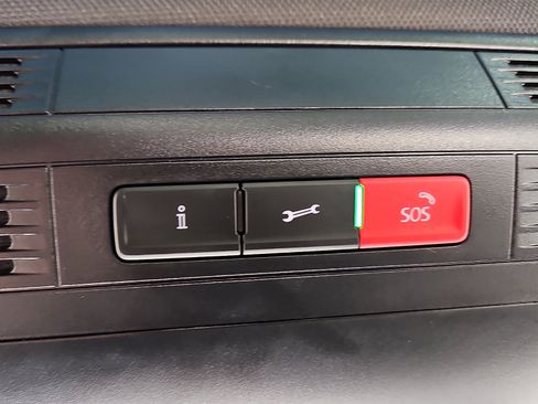 Certified 2023 Volkswagen Tiguan SE R-Line image 20