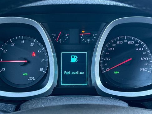 Used 2017 Chevrolet Equinox Premier w/ Enhanced Convenience Package AWD/4WD image 23