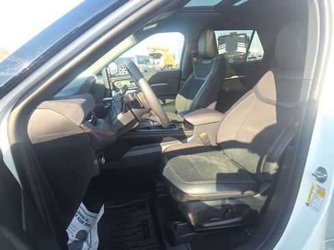 Certified 2025 Ford Explorer ST image 27