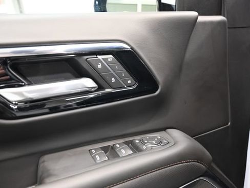 New 2026 Chevrolet Suburban High Country AWD/4WD image 30