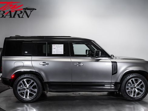 Used 2024 Land Rover Defender 110 X-Dynamic SE AWD/4WD image 6