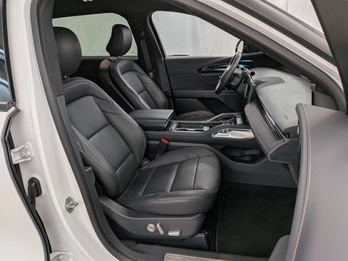 Certified 2024 Lincoln Nautilus Premier w/ Jet Appearance Package AWD/4WD image 25