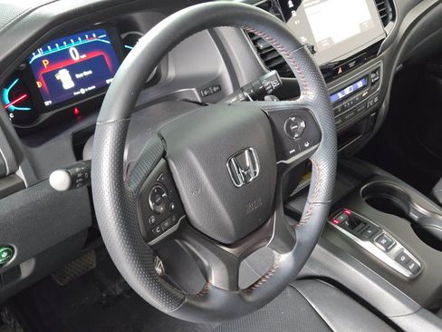 Used 2022 Honda Pilot TrailSport image 23