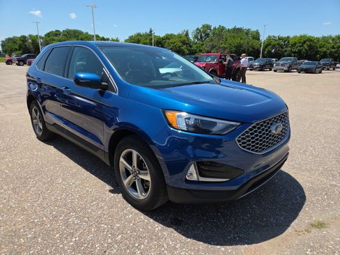 Used 2023 Ford Edge SEL w/ Convenience Package AWD/4WD image 6