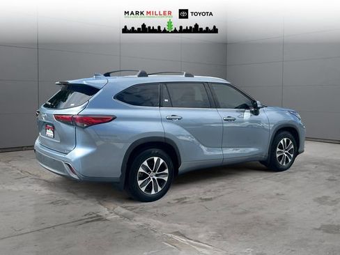 Used 2021 Toyota Highlander XLE FWD image 5