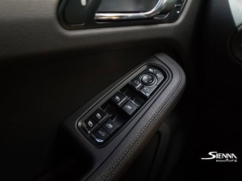 Used 2018 Porsche Macan image 17