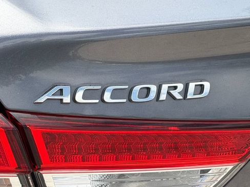 Used 2019 Honda Accord EX-L image 9