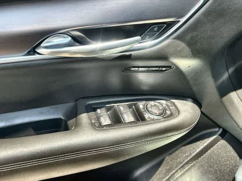 Used 2023 Cadillac XT6 Luxury FWD image 30