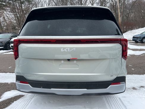 New 2026 Kia Carnival EX image 3