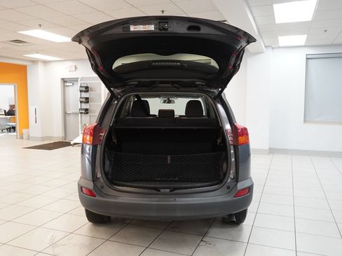 Used 2015 Toyota RAV4 XLE AWD/4WD image 9