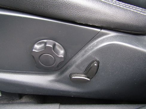 Used 2021 Ford EcoSport Titanium image 12