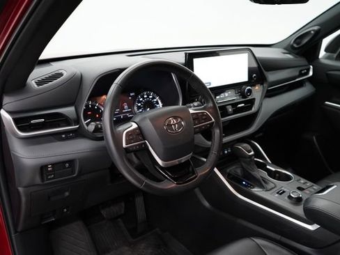 Used 2023 Toyota Highlander XSE AWD/4WD image 14