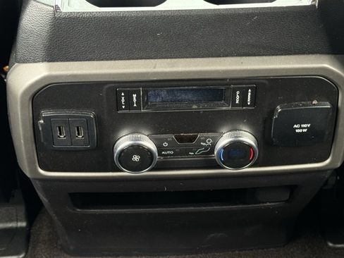 Used 2020 Ford Expedition XLT w/ Equipment Group 202A image 27