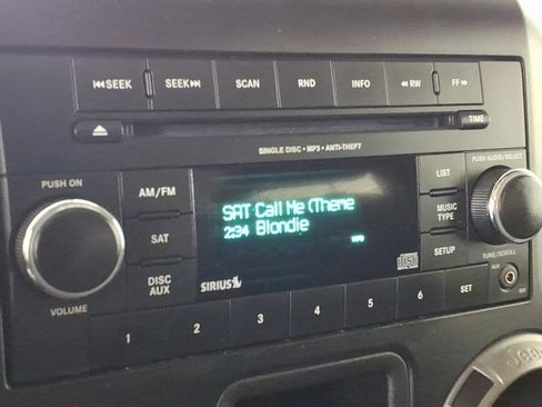 Used 2013 Jeep Wrangler Sport image 13