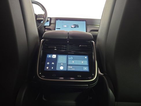 Used 2024 Rivian R1S Adventure image 30