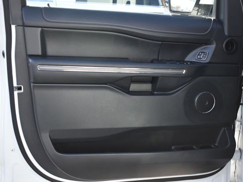 Certified 2022 Ford Expedition XLT image 11