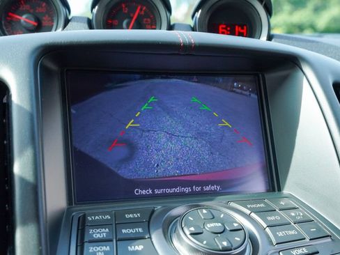 Used 2017 Nissan 370Z NISMO RWD image 20