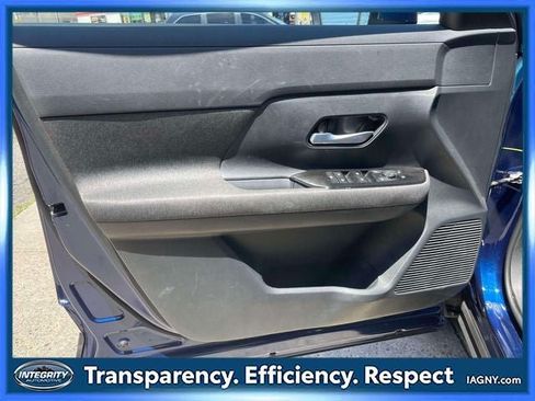 Certified 2025 Nissan Kicks SV AWD/4WD image 16