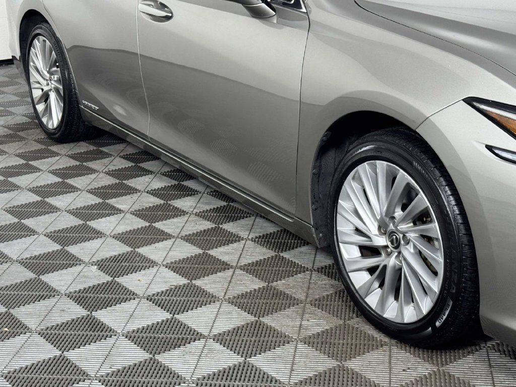 Used 2021 Lexus ES 300h w/ Accessory Package 2 FWD image 12