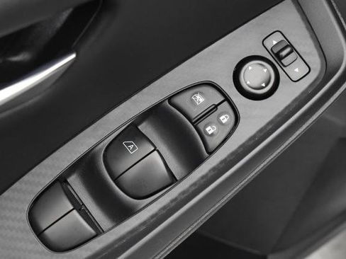 Certified 2025 Nissan Sentra SV FWD image 11