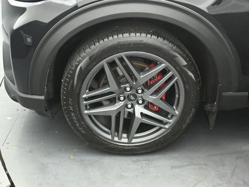 Certified 2025 Ford Explorer ST AWD/4WD image 36