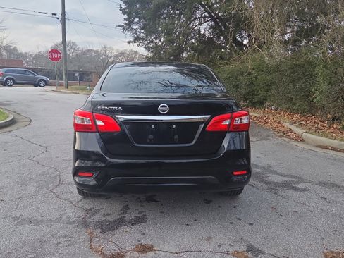 Used 2017 Nissan Sentra S image 4