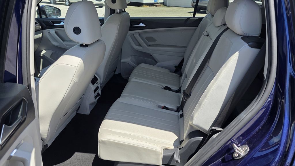 Used 2024 Volkswagen Tiguan SE FWD image 18