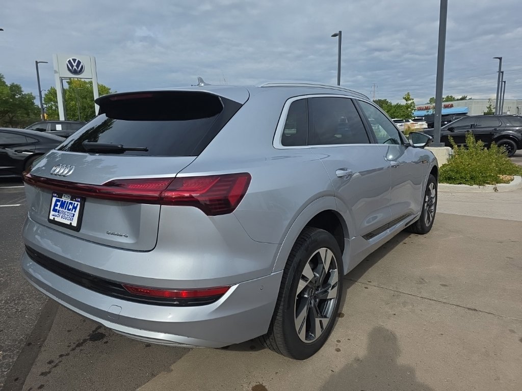 Used 2023 Audi e-tron Premium Plus w/ Premium Plus Package AWD/4WD image 5