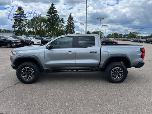 Used 2023 Chevrolet Colorado ZR2 w/ ZR2 Convenience Package III AWD/4WD image 2