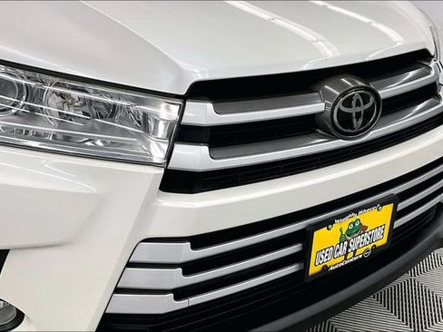 Used 2018 Toyota Highlander XLE AWD/4WD image 35