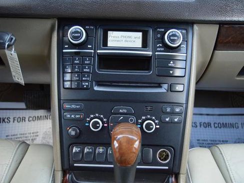 Used 2014 Volvo XC90 3.2 w/ Climate Package image 24