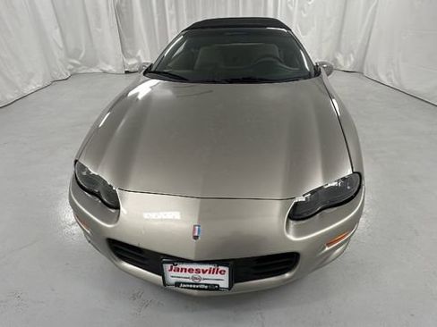 Used 2002 Chevrolet Camaro Base image 8