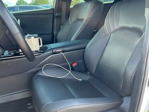 Used 2025 Toyota Crown Signia w/ Advanced Technology Package AWD/4WD image 10