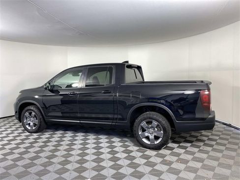 Used 2024 Honda Ridgeline TrailSport image 5