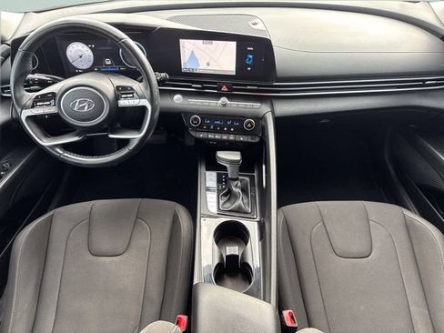 Used 2023 Hyundai Elantra SEL w/ Convenience Package FWD image 12