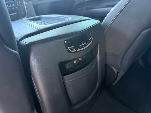 Used 2016 Cadillac Escalade Premium AWD/4WD image 14