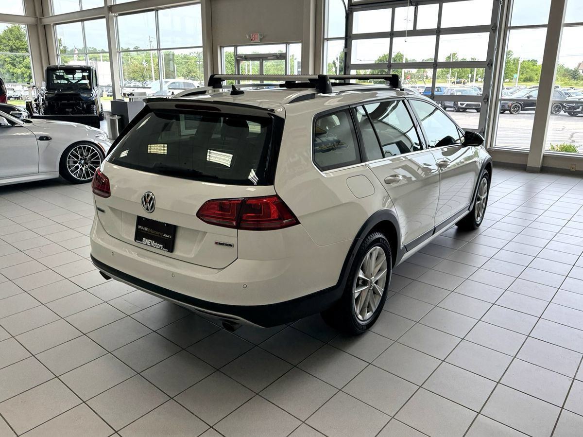 Used 2017 Volkswagen Golf Alltrack SE AWD/4WD image 8