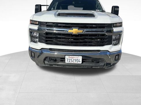 Used 2025 Chevrolet Silverado 2500 LT w/ Convenience Package image 2
