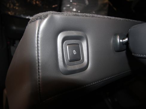 New 2025 Lincoln Navigator Reserve AWD/4WD image 29