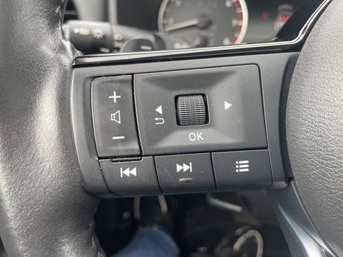 Used 2023 Nissan Rogue SV image 20