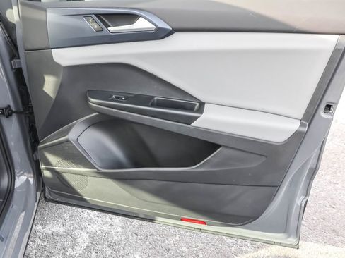 Certified 2022 Volkswagen Taos SE w/ IQ.Drive SE Package image 40