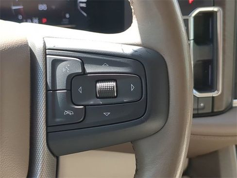 Used 2022 GMC Yukon XL Denali w/ Denali Ultimate Package image 16