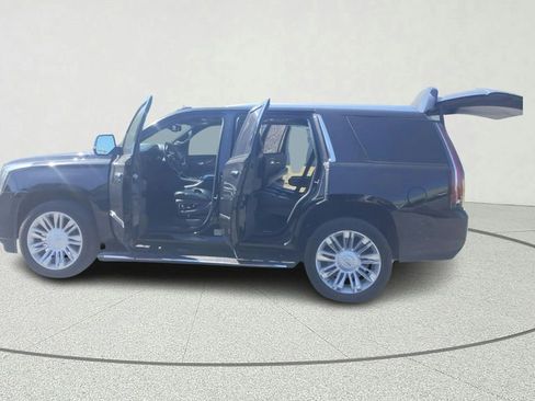 Used 2016 Cadillac Escalade Platinum image 11