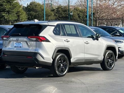 Used 2022 Toyota RAV4 LE image 3