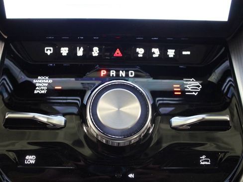 Used 2023 Jeep Grand Wagoneer 4WD image 32