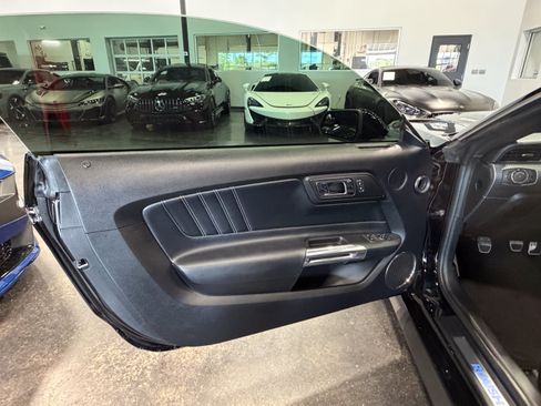 Used 2017 Ford Mustang GT Premium w/ GT Performance Package RWD image 9