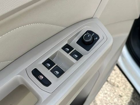 Certified 2023 Volkswagen Atlas SE FWD image 11