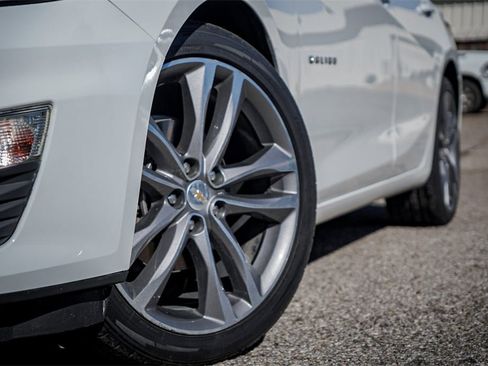 Used 2024 Chevrolet Malibu LT image 2