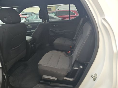 Used 2022 Chevrolet Traverse LT image 19
